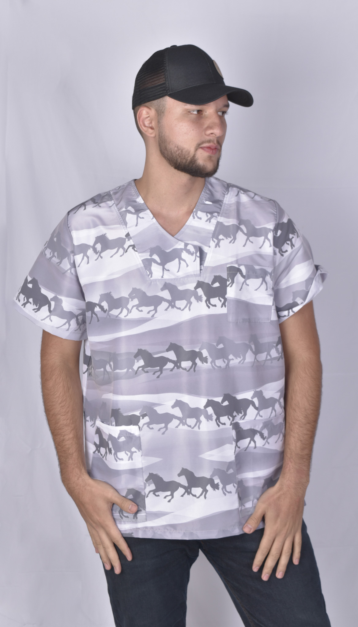 Bata Gray Scale Horses M 